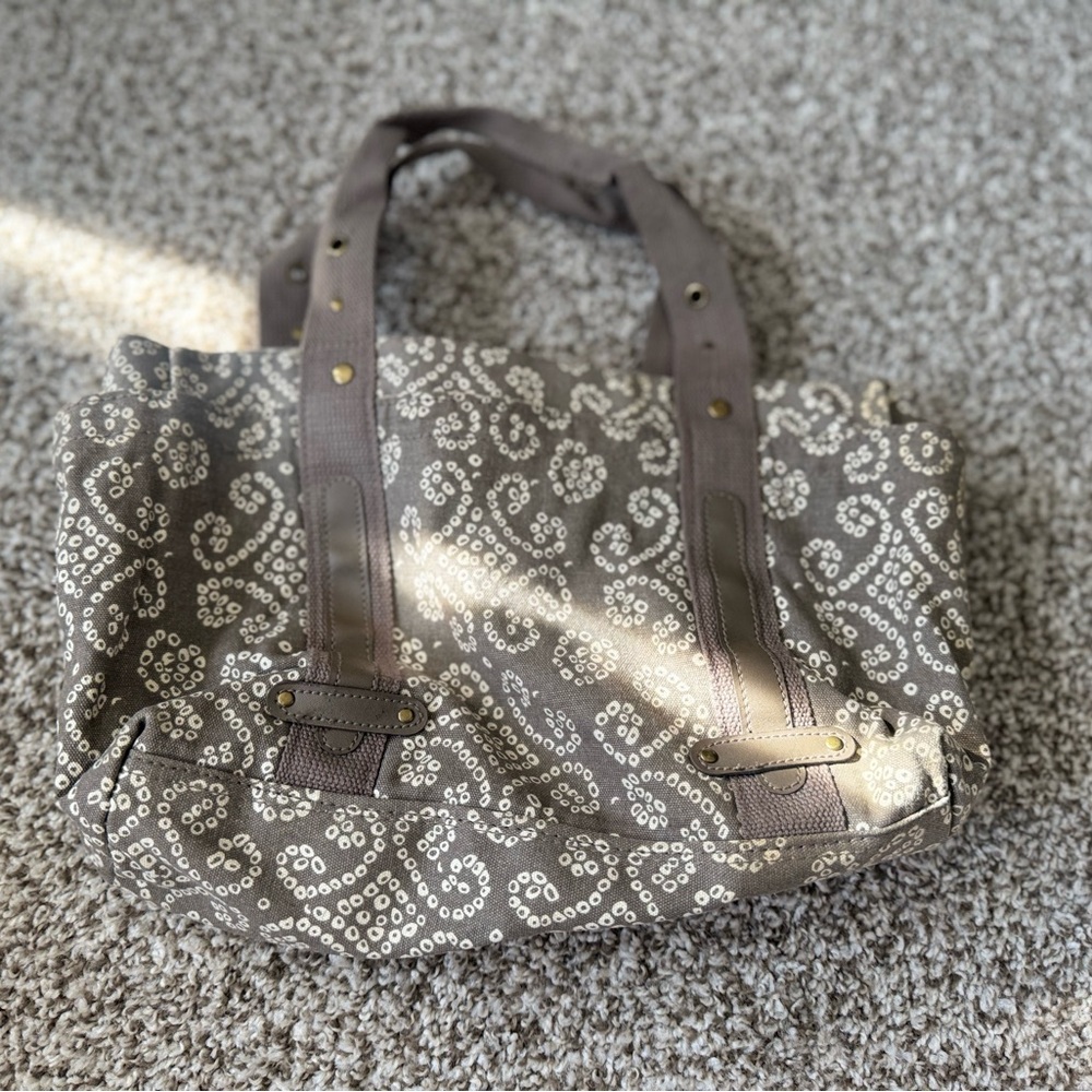 Stylish Gray Patterned Tote Bag